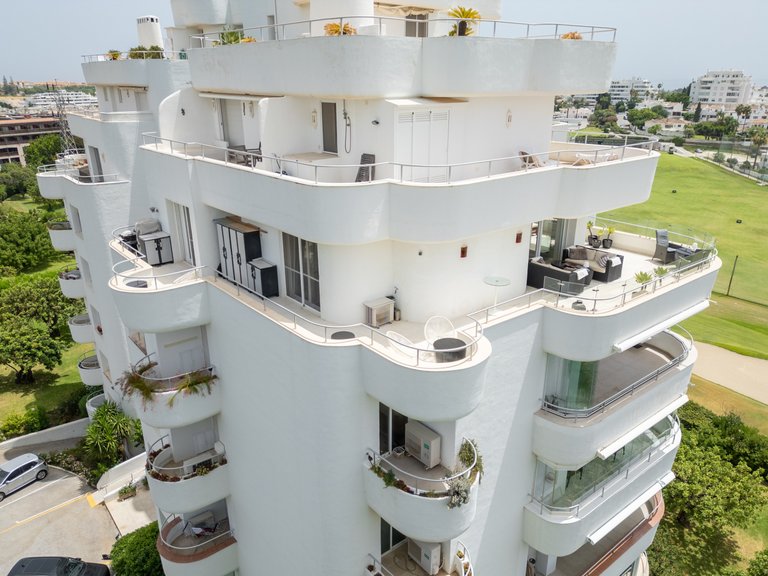 Middle Floor Apartment For Sale In Guadalmina Alta 2