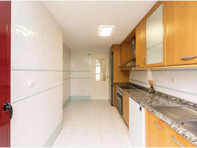 Apartment for Sale in San Pedro de Alcantara, Malaga, 3