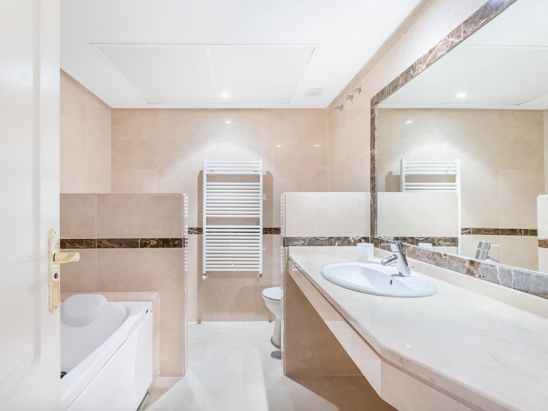 Apartment for Sale in Marbella, Malaga 7