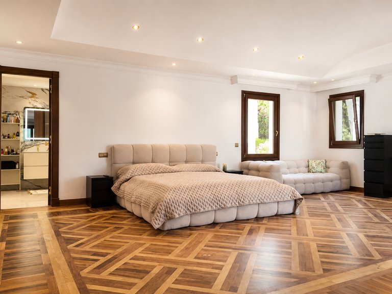 Apartment for Sale in Marbella, Malaga 17