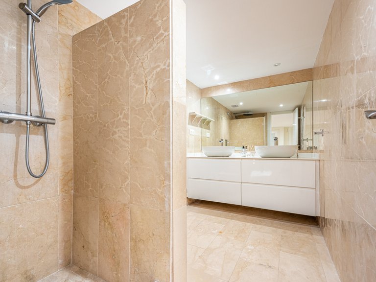 Town House for Sale in Marbella, Malaga 21