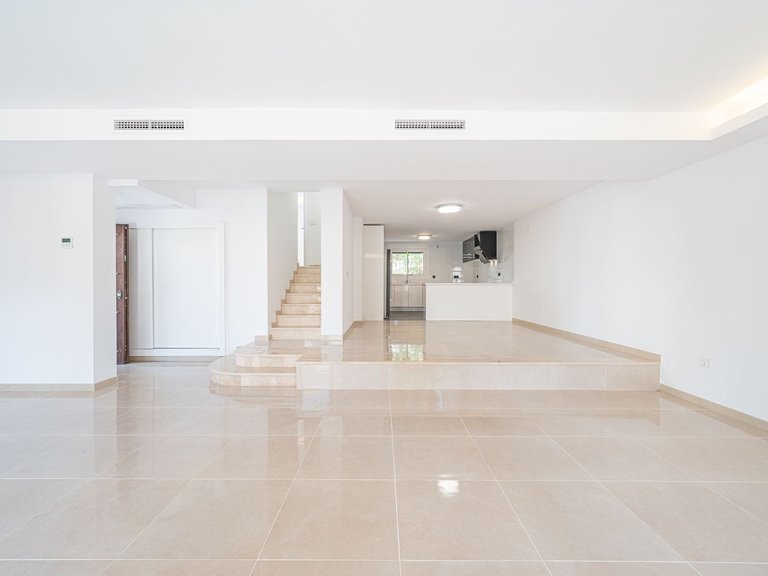 Außergewöhnliches Reihenhaus mit flexiblem Wohnen in der Nähe von Puerto Banús 4