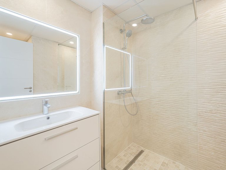 Außergewöhnliches Reihenhaus mit flexiblem Wohnen in der Nähe von Puerto Banús 19