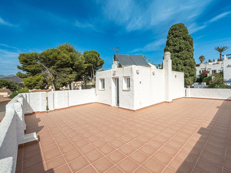 Außergewöhnliches Reihenhaus mit flexiblem Wohnen in der Nähe von Puerto Banús 30