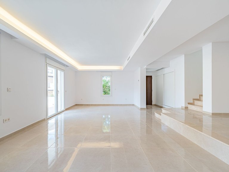 Außergewöhnliches Reihenhaus mit flexiblem Wohnen in der Nähe von Puerto Banús 3