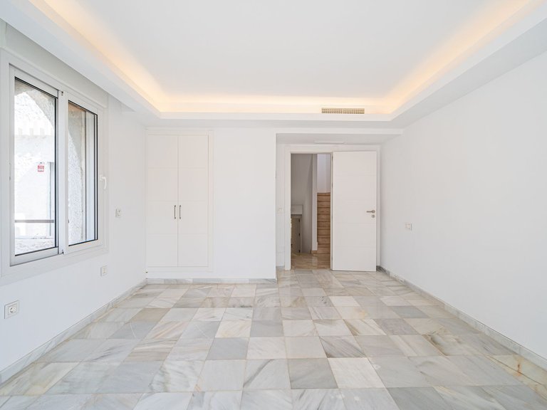 Außergewöhnliches Reihenhaus mit flexiblem Wohnen in der Nähe von Puerto Banús 22