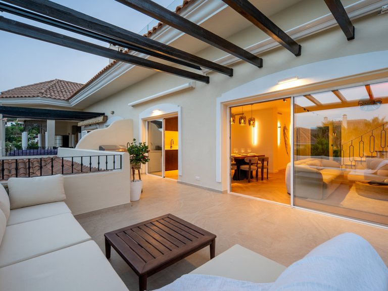Penthouse for Sale in Marbella, Malaga, Nueva Andalucia 33