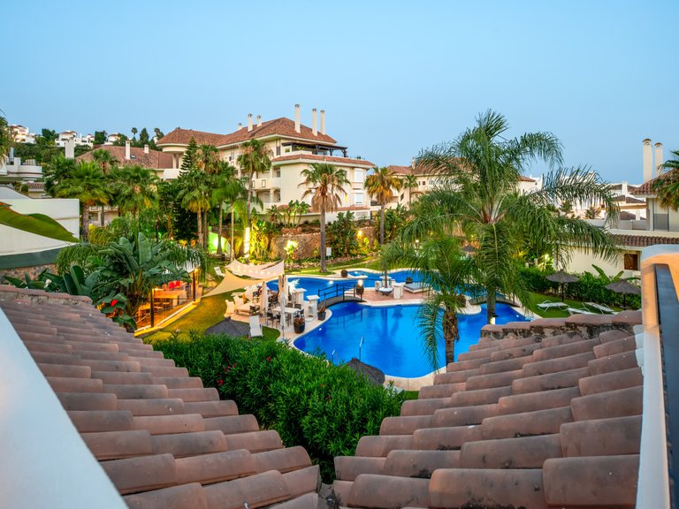 Penthouse for Sale in Marbella, Malaga, Nueva Andalucia 46