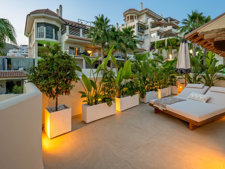 Penthouse for Sale in Marbella, Malaga, Nueva Andalucia 32