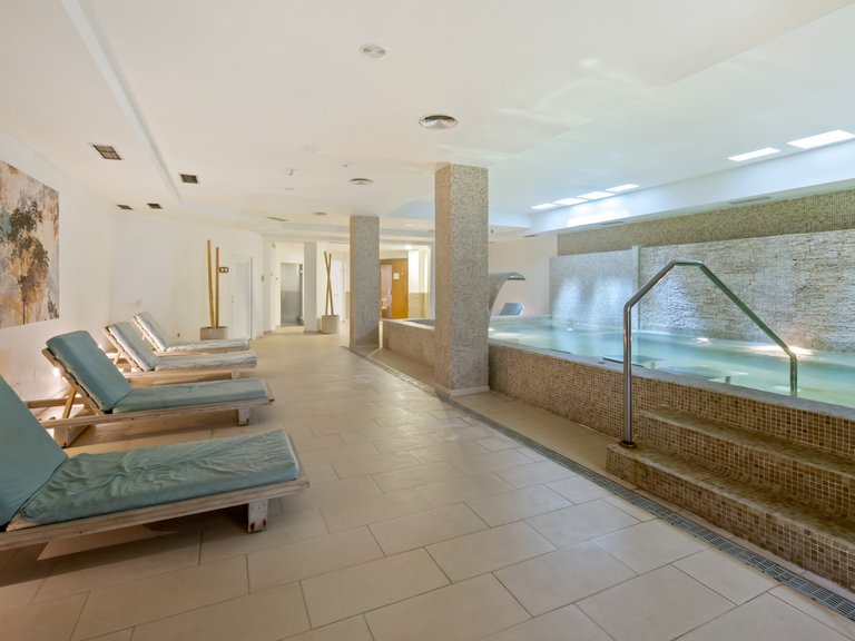 Penthouse for Sale in Marbella, Malaga, Nueva Andalucia 44