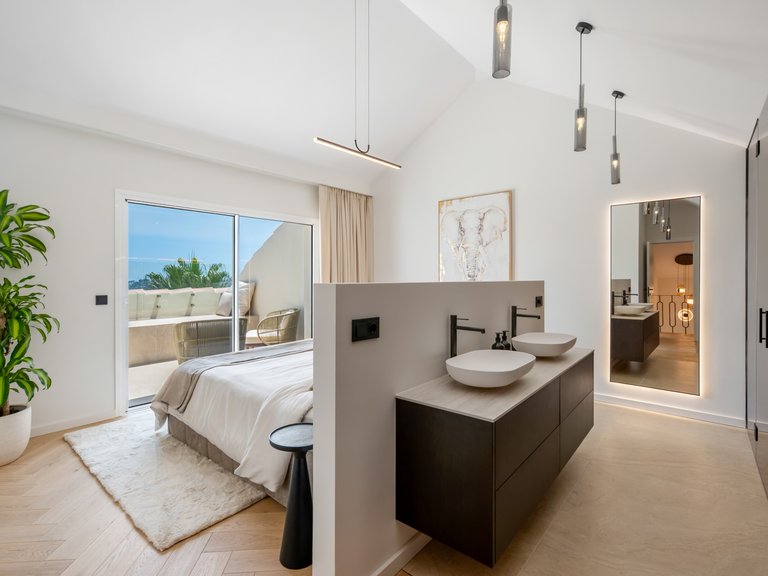 Penthouse for Sale in Marbella, Malaga, Nueva Andalucia 14