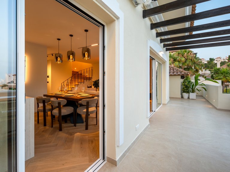 Penthouse for Sale in Marbella, Malaga, Nueva Andalucia 31