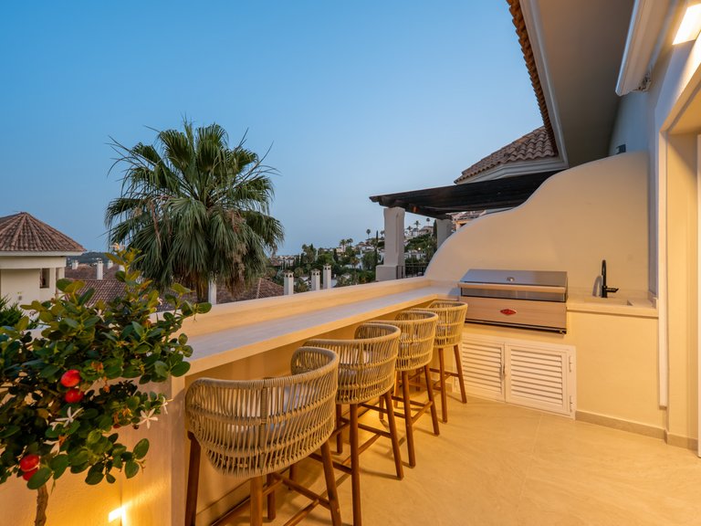 Penthouse for Sale in Marbella, Malaga, Nueva Andalucia 40