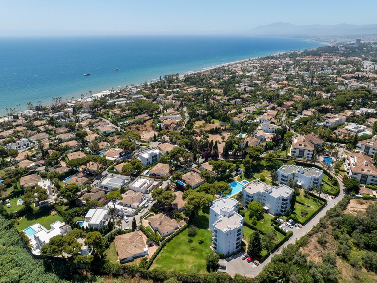 Penthouse for Sale in Marbella, Malaga, Marbella Este 2
