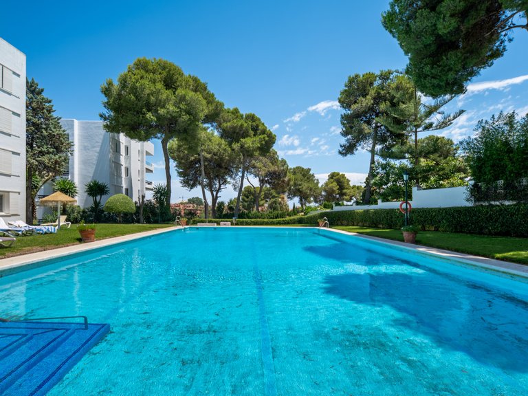 Penthouse for Sale in Marbella, Malaga, Marbella Este 29