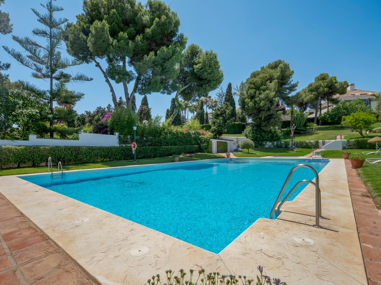 Penthouse for Sale in Marbella, Malaga, Marbella Este 28