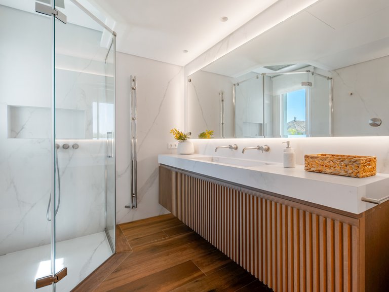 Apartment for Sale in Marbella, Malaga, Marbella Golden Mile 23