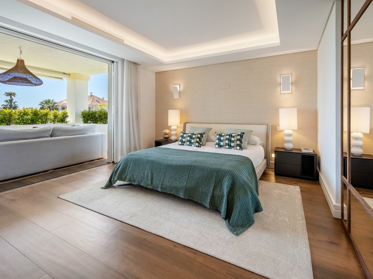 Apartment for Sale in Marbella, Malaga, Marbella Golden Mile 18