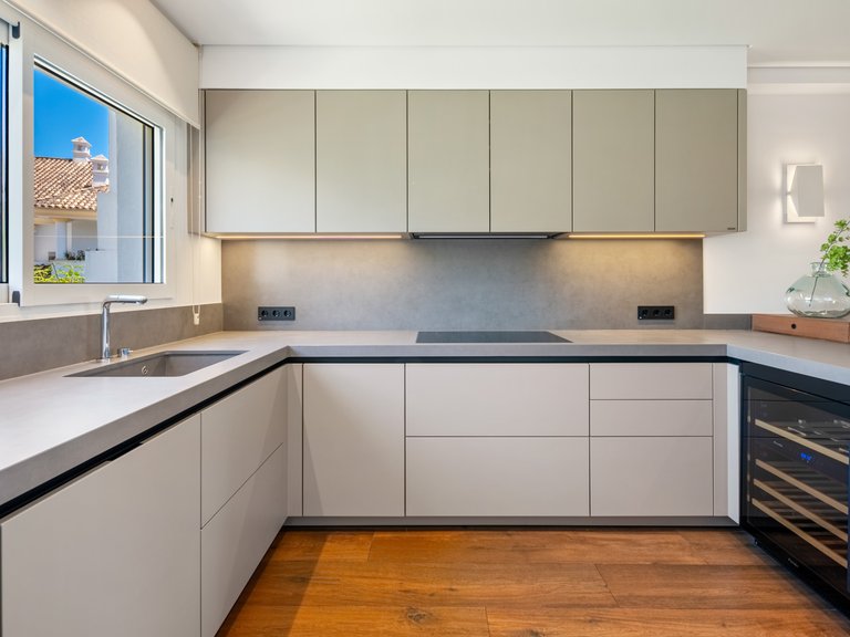 Apartment for Sale in Marbella, Malaga, Marbella Golden Mile 12