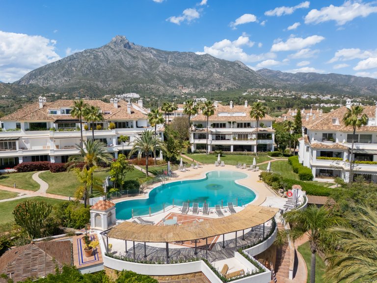 Apartment for Sale in Marbella, Malaga, Marbella Golden Mile 24