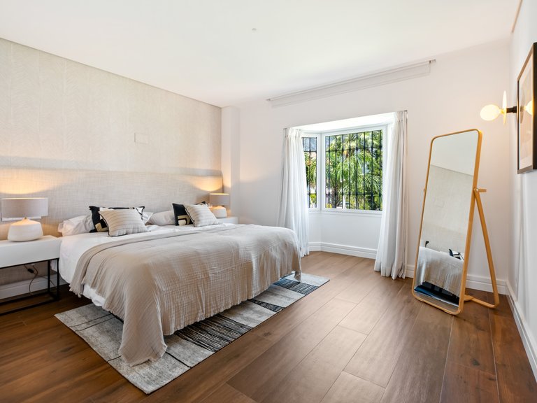 Apartment for Sale in Marbella, Malaga, Marbella Golden Mile 17