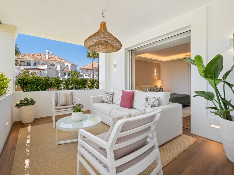 Apartment for Sale in Marbella, Malaga, Marbella Golden Mile 3