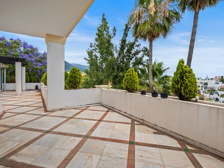 Apartment for Sale in Marbella, Malaga, Marbella Golden Mile 12