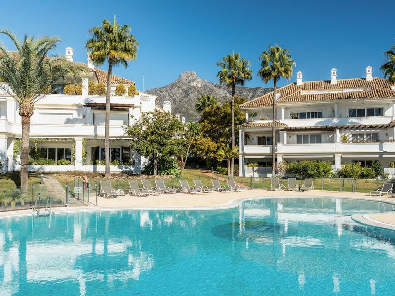Apartment for Sale in Marbella, Malaga, Marbella Golden Mile 3