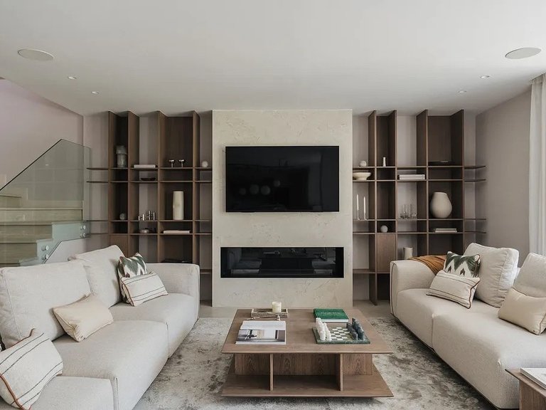 Apartment for Sale in Marbella, Malaga, Nueva Andalucia 3