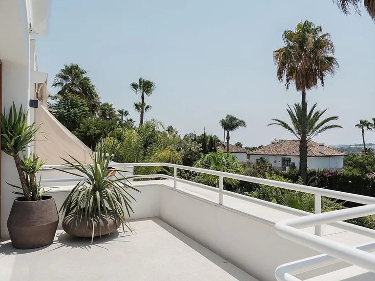 Apartment for Sale in Marbella, Malaga, Nueva Andalucia 31