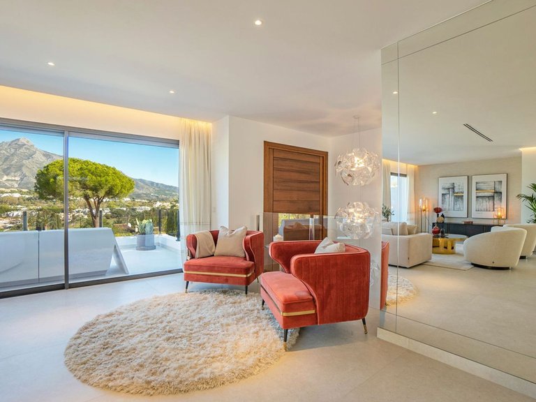 Villa for Sale in Marbella, Malaga, Nueva Andalucia 19