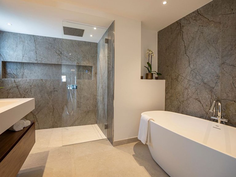 Villa for Sale in Marbella, Malaga, Nueva Andalucia 23