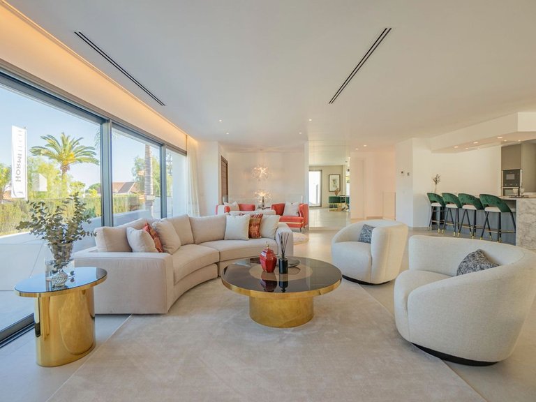 Villa for Sale in Marbella, Malaga, Nueva Andalucia 17