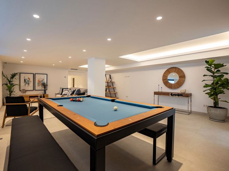 Villa for Sale in Marbella, Malaga, Nueva Andalucia 32