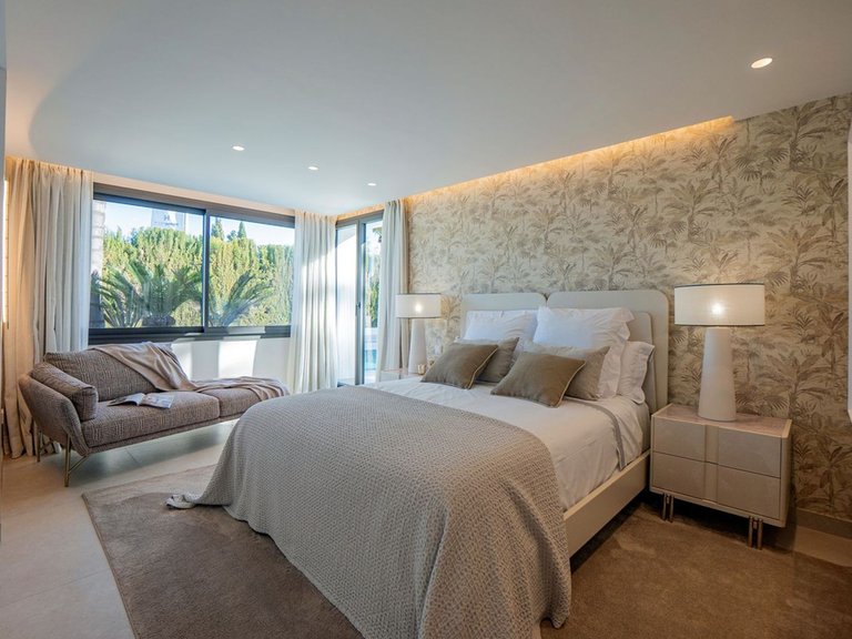 Villa for Sale in Marbella, Malaga, Nueva Andalucia 36