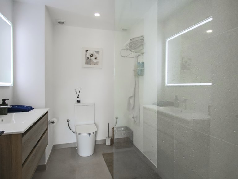 Apartment for Sale in Marbella, Malaga, Nueva Andalucia 6