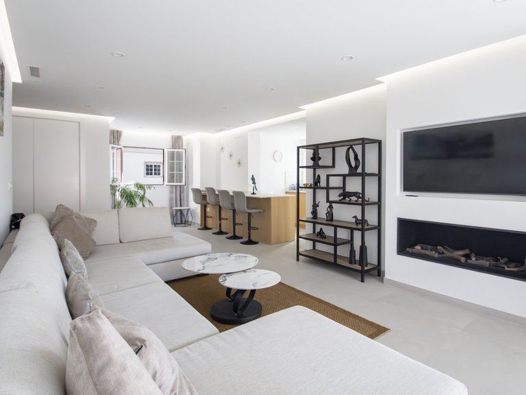 Apartment for Sale in Marbella, Malaga, Nueva Andalucia 2