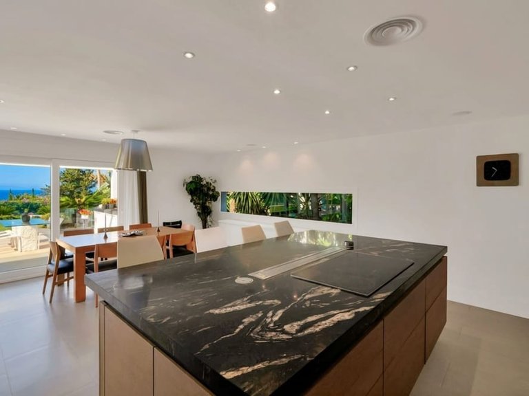 Villa for Sale in Marbella, Malaga, Marbella Golden Mile 3