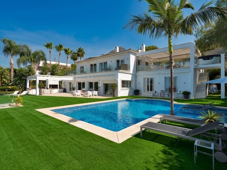 Villa for Sale in Marbella, Malaga, Marbella Golden Mile 2
