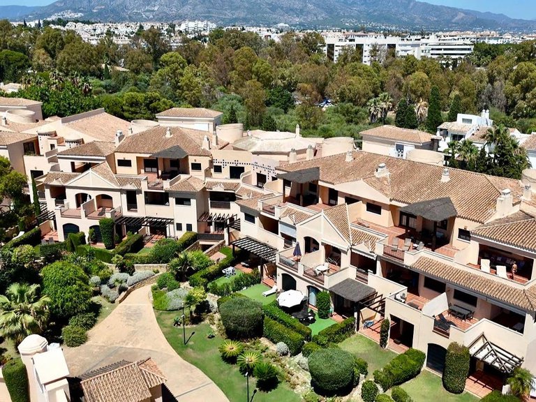Apartment for Sale in Marbella, Malaga, Marbella - Puerto Banus 3