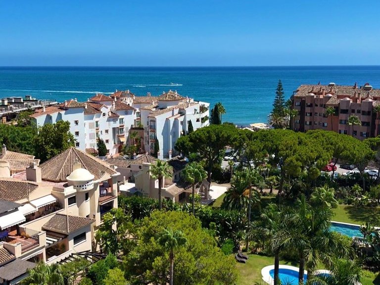 Apartment for Sale in Marbella, Malaga, Marbella - Puerto Banus 2