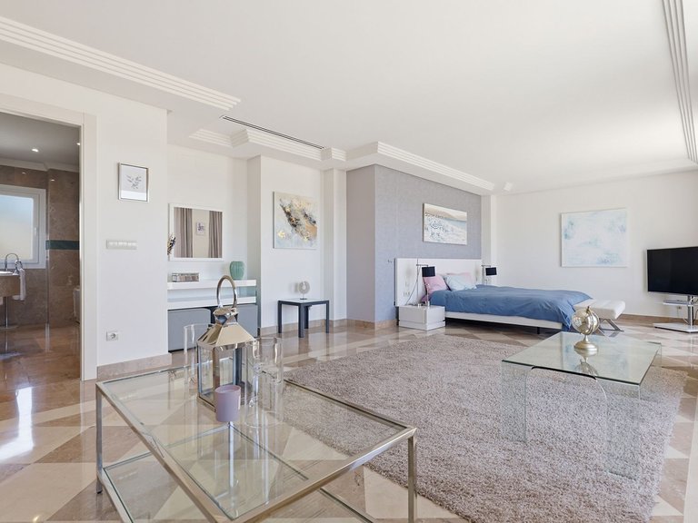 Penthouse for Sale in Marbella, Malaga 11