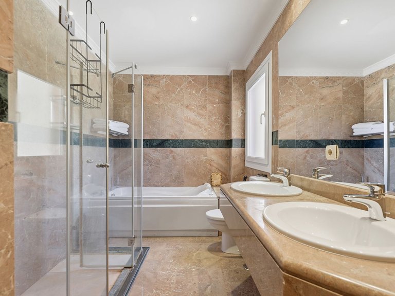 Penthouse for Sale in Marbella, Malaga 7