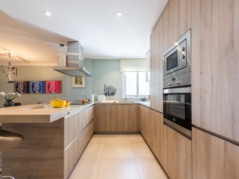Penthouse with panoramic sea views for sale. 8