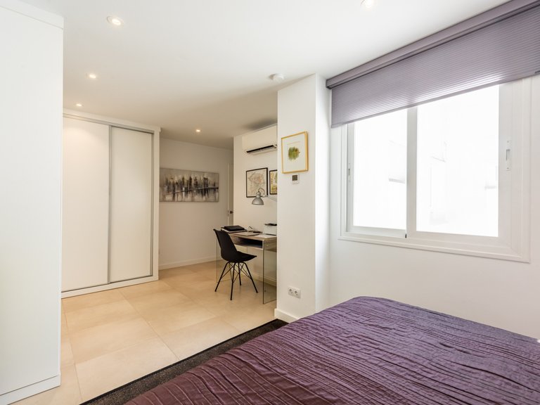 Penthouse with panoramic sea views for sale. 17
