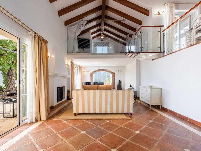 Villa for Sale in Istan, Malaga 12