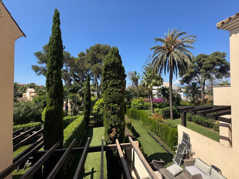 Prime Beachside Living Near Puerto Banús 8