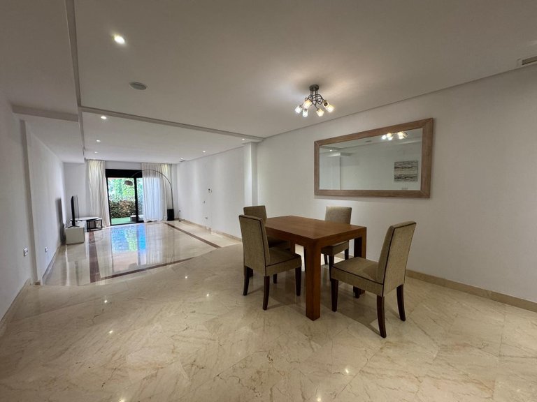 Prime Beachside Living Near Puerto Banús 10