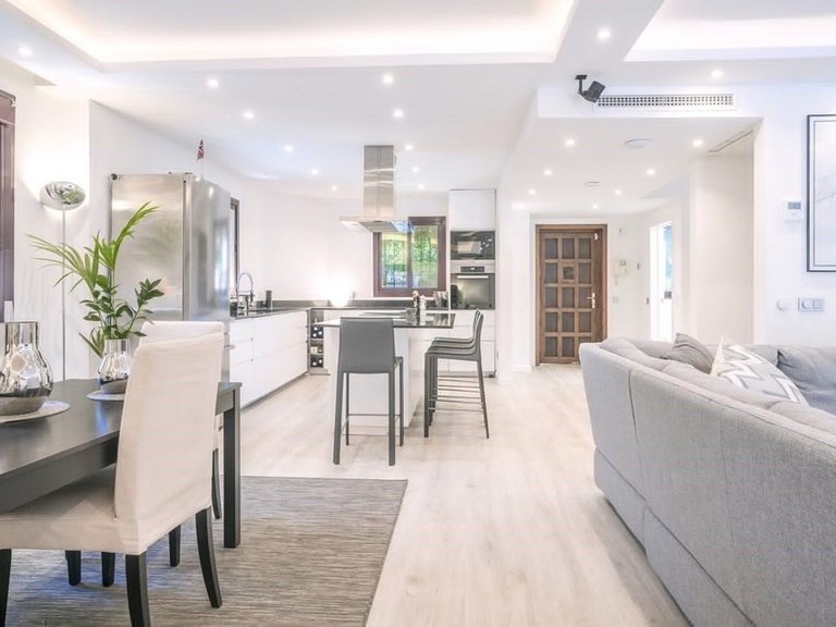 Elegant Four-Bedroom Home with Sea Views in Jardines de las Lomas 2