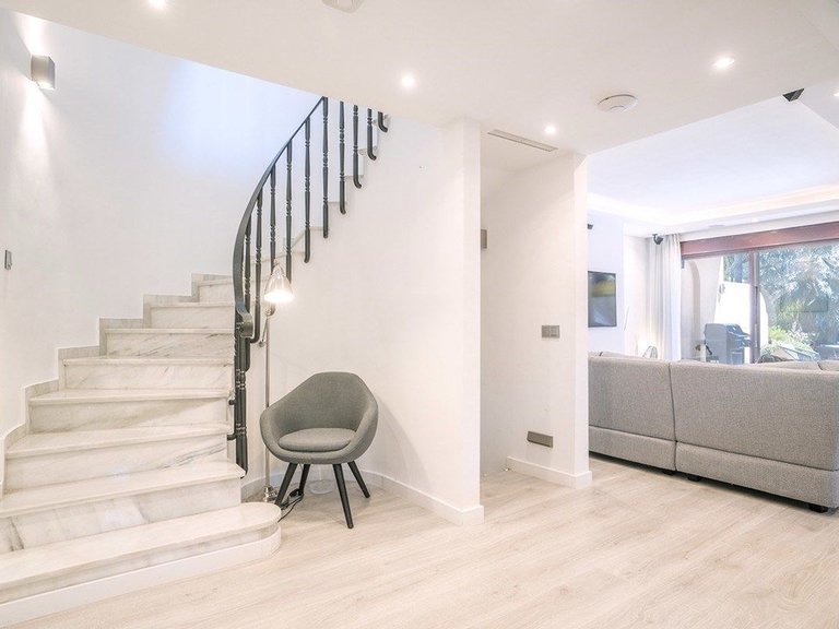 Elegant Four-Bedroom Home with Sea Views in Jardines de las Lomas 11
